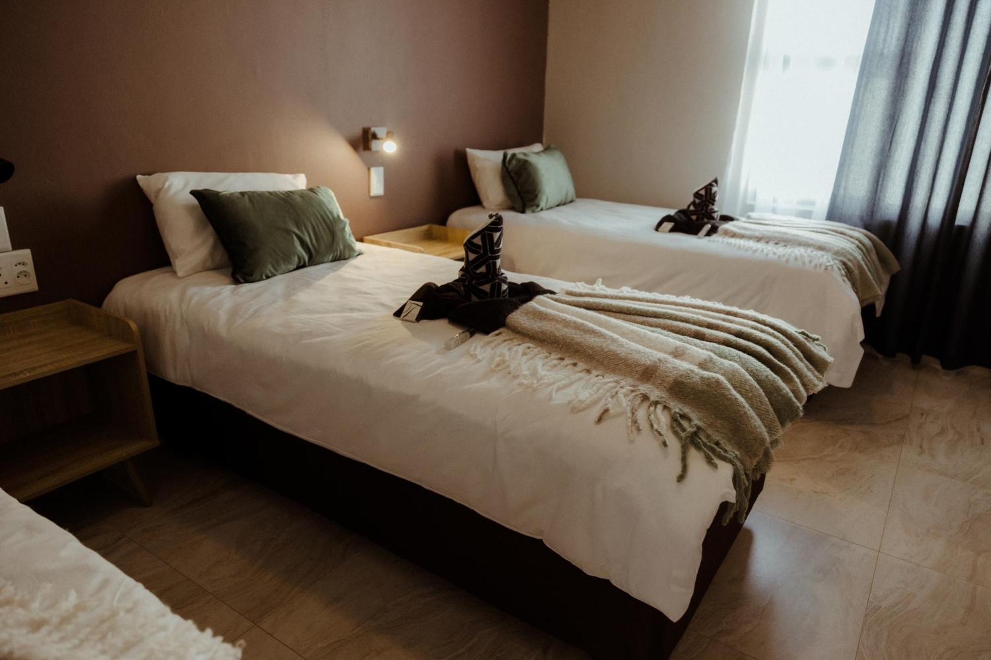 Out Of Africa Town Lodge Otjiwarongo Bagian luar foto