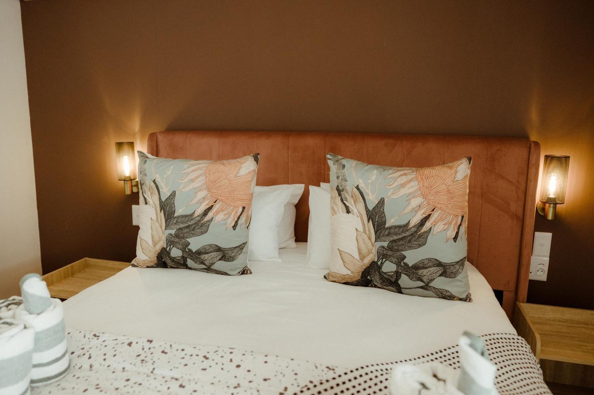 Out Of Africa Town Lodge Otjiwarongo Bagian luar foto