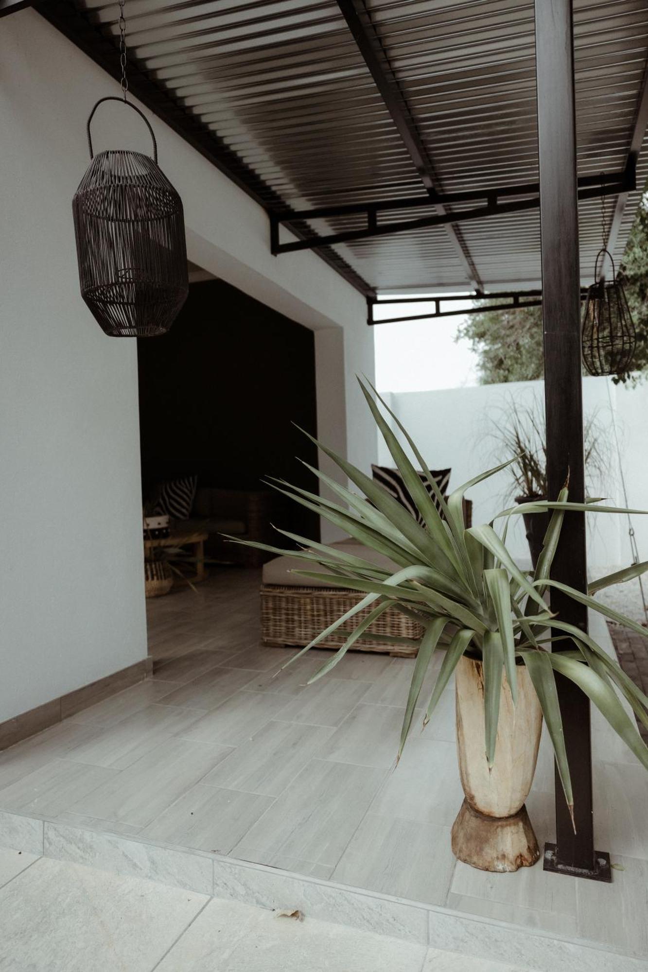 Out Of Africa Town Lodge Otjiwarongo Bagian luar foto
