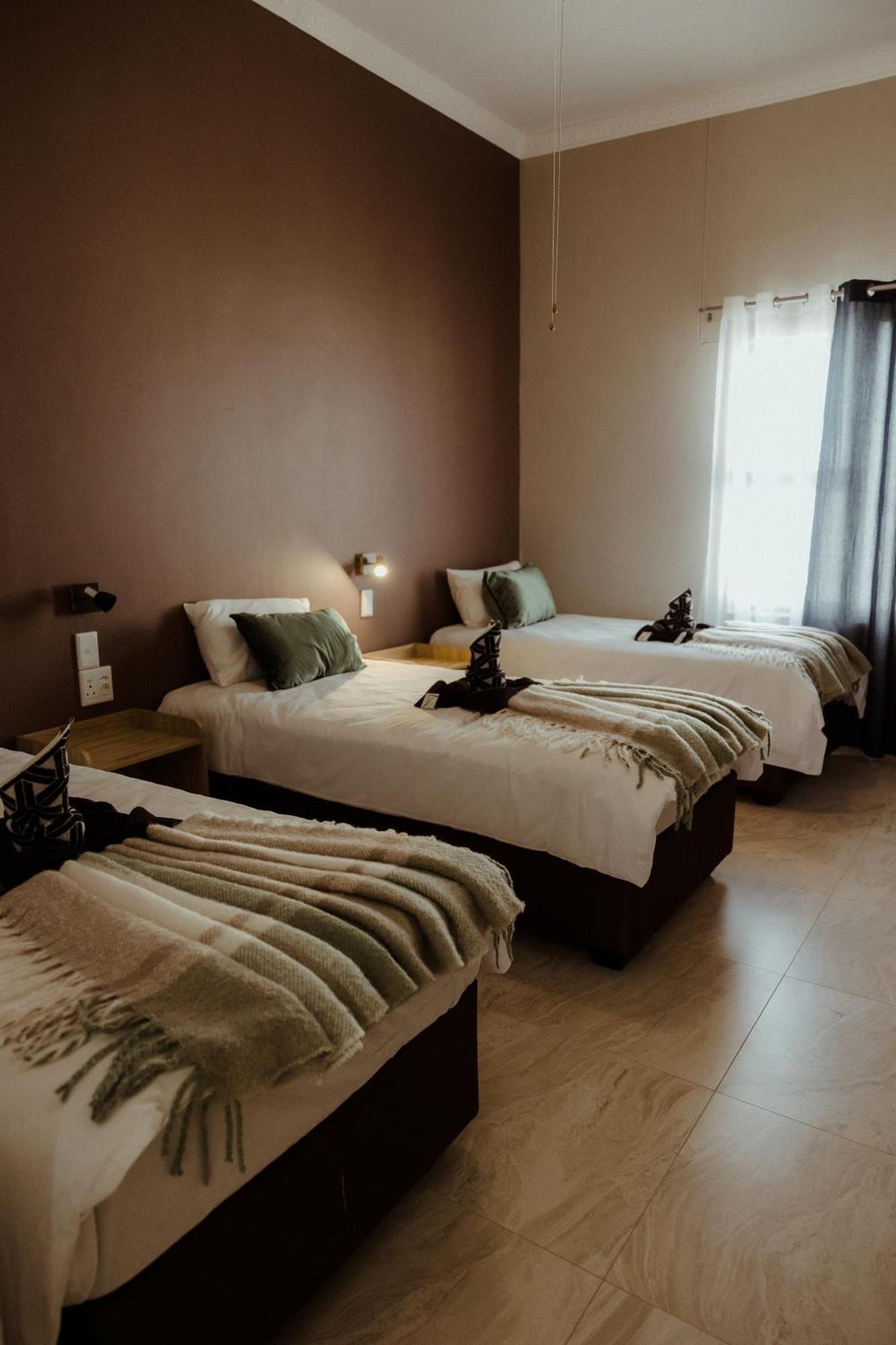 Out Of Africa Town Lodge Otjiwarongo Bagian luar foto