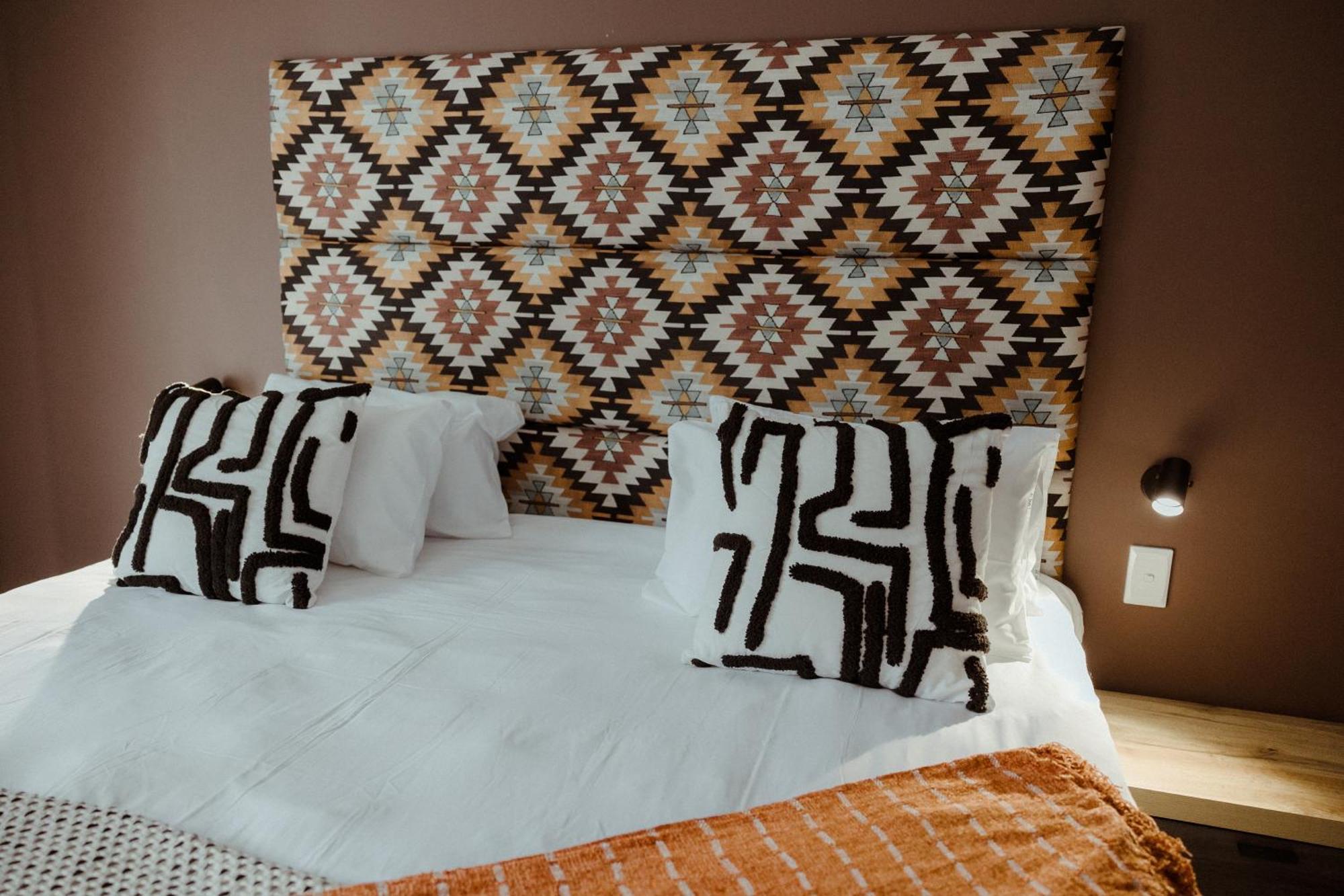 Out Of Africa Town Lodge Otjiwarongo Bagian luar foto
