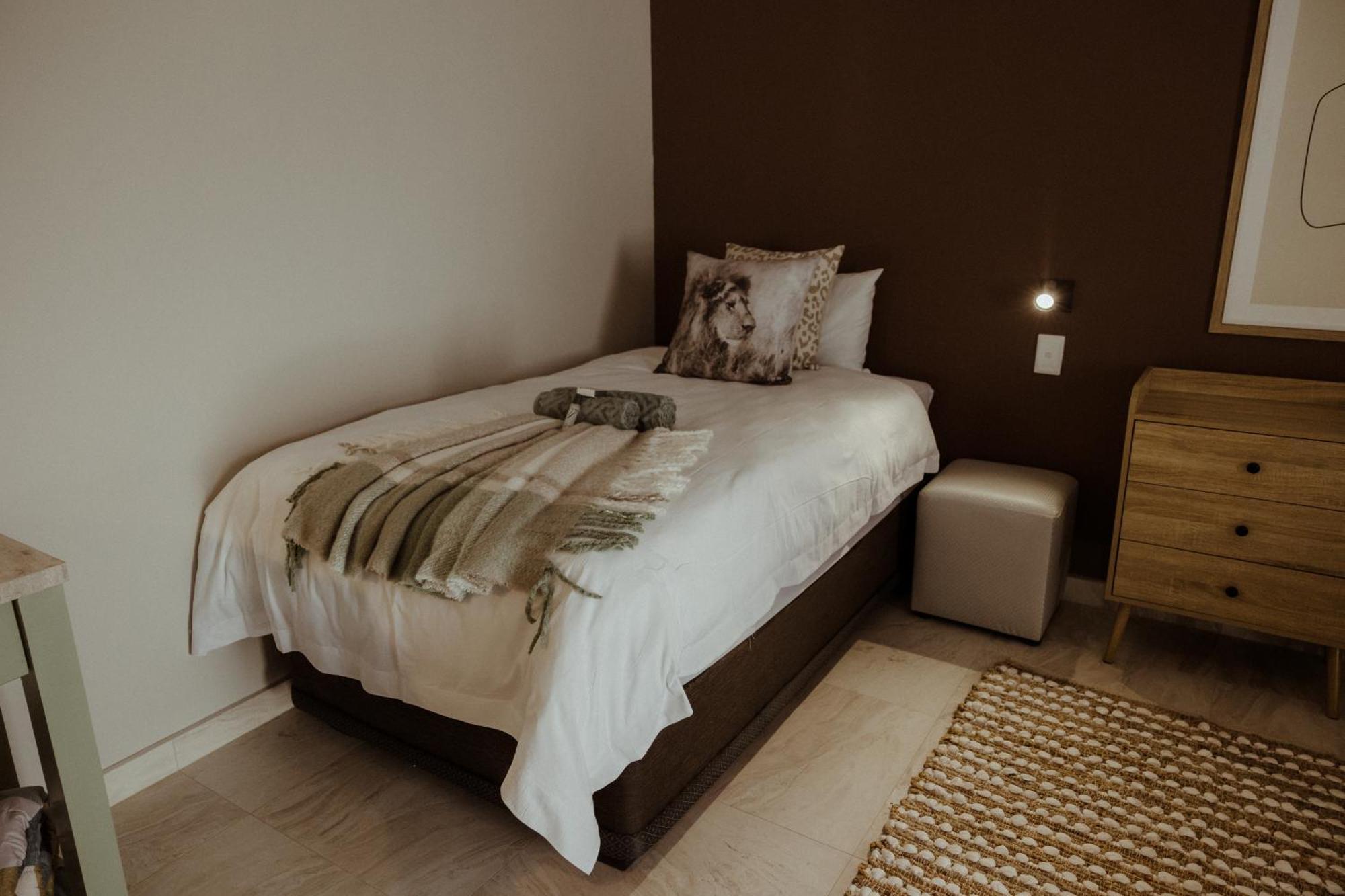 Out Of Africa Town Lodge Otjiwarongo Bagian luar foto