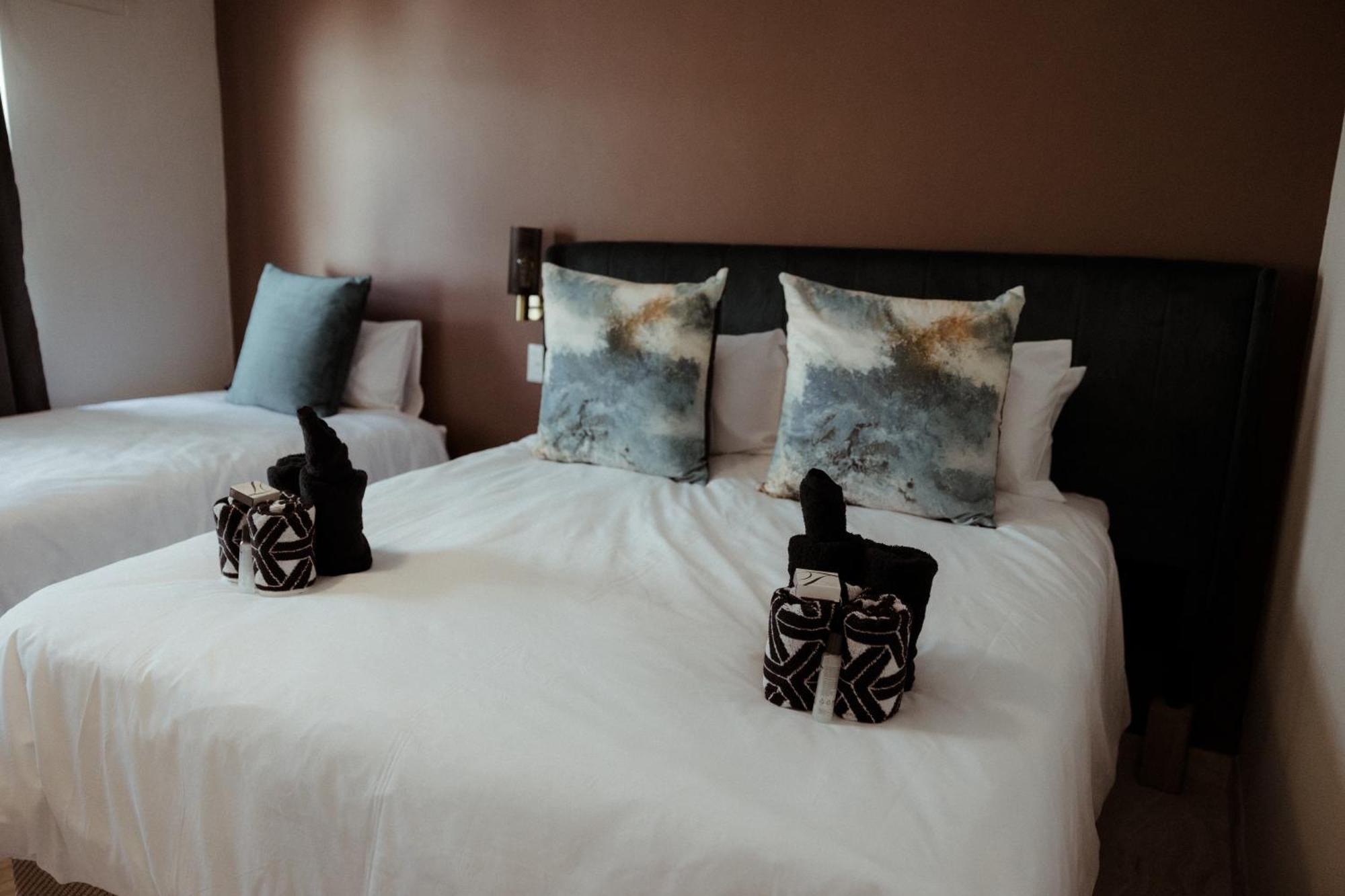 Out Of Africa Town Lodge Otjiwarongo Bagian luar foto
